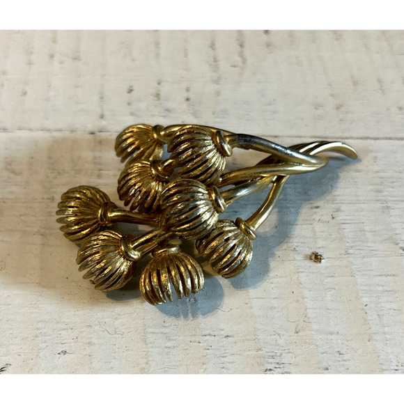 Vintage Boucher Gold Tone Floral Flower Blossom Brooch Pin #81128 - Picture 5 of 8